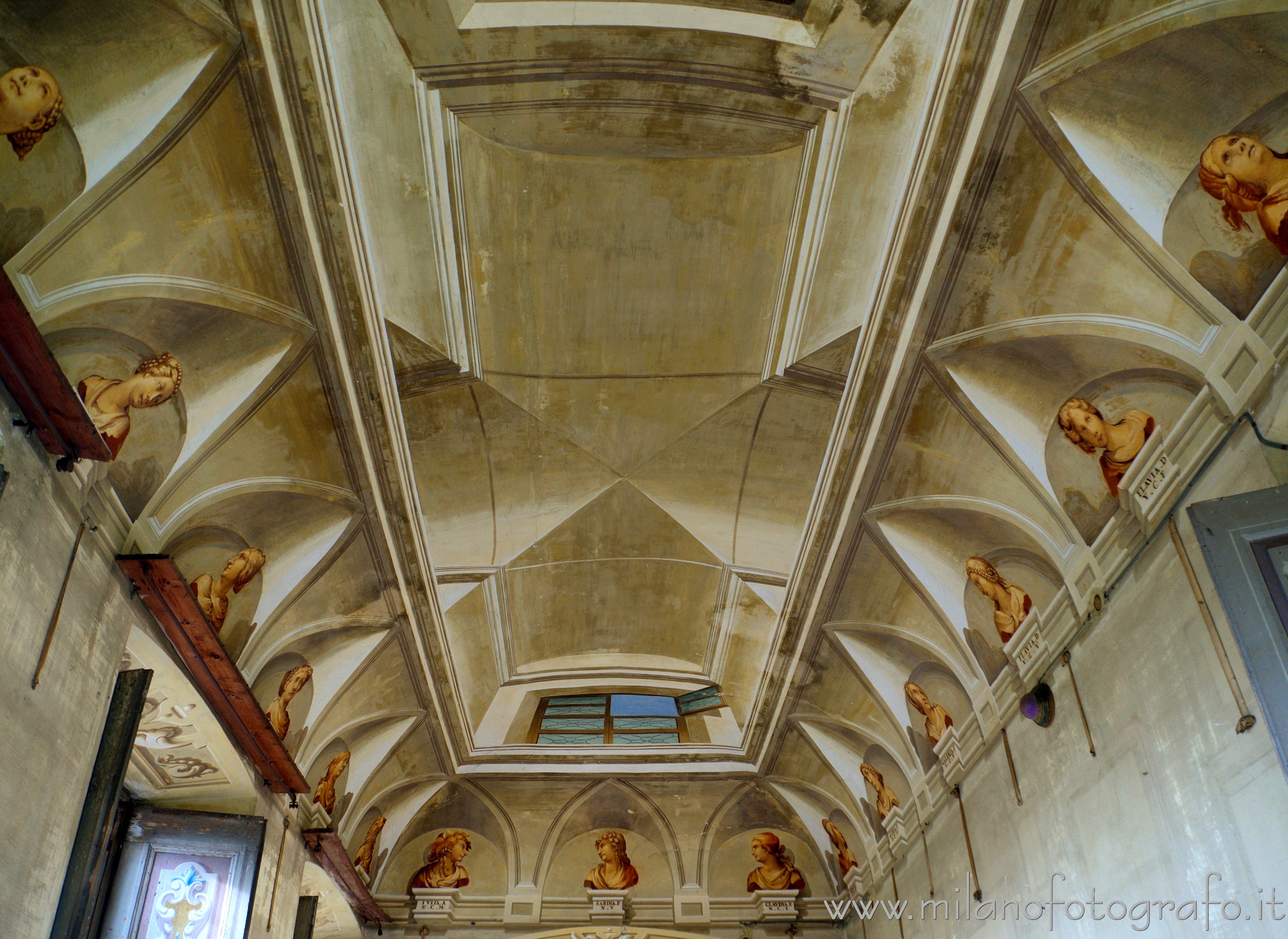 Bollate (Milan, Italy) - Trompe-l'oeil busts in a corridor of Villa Arconati